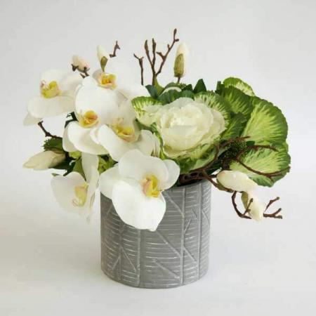 فروشنده گل مصنوعی رنگی و سفید با قیمت مناسب